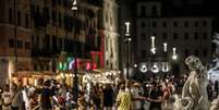 Movimentação na Piazza Navona,em Roma, na noite de 1º de agosto  Foto: ANSA / Ansa - Brasil