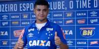 Denílson, volante que foi contratado pelo Cruzeiro em 2016 pode levar o clube à Série C do Brasileiro- (Foto: Washington Alves/Light Press/Cruzeiro)  Foto: LANCE!