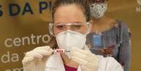 A cidade Porto Alegre, RS, registra os primeiros testes de vacina contra o Covid 19, neste sábado, 08, no centro de pesquisa do Hospital São Luca   Foto: ALEXANDRE ADAIR / Futura Press
