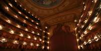 Vista do tradicional teatro Colón em Buenos Aires com assentos vazios
24/04/2020
REUTERS/Agustin Marcarian  Foto: Reuters