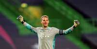 Neuer é o capitão do Bayern e poderá erguer a Liga dos Campeões no domingo (Foto: MIGUEL A. LOPES / POOL / AFP)  Foto: Lance!