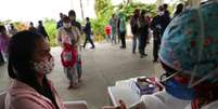 Pessoas fazem fila para serem testadas para coronavírus, em Registro (SP)
29/07/2020
REUTERS/Amanda Perobelli  Foto: Reuters