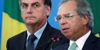 Presidente Jair Bolsonaro ao lado do ministro da Economia, Paulo Guedes. 1/4/2020. REUTERS/Ueslei Marcelino  Foto: Reuters
