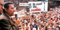 Lech Walesa fala aos trabalhadores do Estaleiro Lenin em Gdansk, em agosto de 1980  Foto: DW / Deutsche Welle