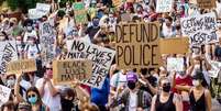 Caso George Floyd provocou protestos nos Estados Unidos que pedem profunda reforma da polícia  Foto: AFP / BBC News Brasil