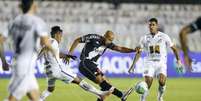 Fellipe Bastos foi o autor do primeiro gol vascaíno contra o Peixe (Foto: Rafael Ribeiro/Vasco)  Foto: LANCE!