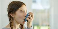 Mais de 300 milhões de pessoas sofrem de asma no mundo  Foto: Getty Images / BBC News Brasil