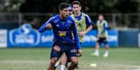 Jadsom vem tendo presença constante com a camisa do Cruzeiro na temporada 2020-(Gustavo Aleixo/Cruzeiro)  Foto: Lance!