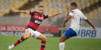 Diego Ribas foi um dos atletas a criticarem o gramado do Maracanã no sábado (Foto: Alexandre Vidal/Flamengo)  Foto: LANCE!