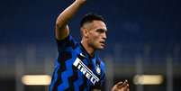 Lautaro Martínez pode estar de saída da Inter de Milão (Foto: MARCO BERTORELLO / AFP)  Foto: Lance!