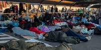 Refugiados e imigrantes dormem em estacionamento de supermercado ap&oacute;s inc&ecirc;ndio em acampamento na ilha de Lesbos
11/09/2020
REUTERS/Alkis Konstantinidis  Foto: Reuters