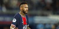 Neymar foi expulso na sua estreia na temporada no Campeonato Francês  Foto: Gonzalo Fuentes / Reuters