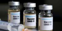 Frascos rotulados como de vacina para Covid-19 em foto de ilustração
10/04/2020 REUTERS/Dado Ruvic  Foto: Reuters
