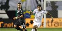 Santos pressiona Olimpia, mas não consegue sair do 0 a 0 no retorno da Libertadores  Foto: Guilherme Dionizio / Reuters