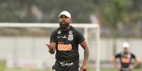 Coelho já completou três jogos como interino e deve ir para o quarto (Foto: Rodrigo Coca/Ag. Corinthians)  Foto: Lance!