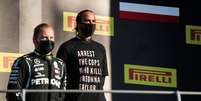 Vencedor do GP da Toscana, Lewis Hamilton protesta contra assassinato de Breonna Taylor   Foto: Mercedes / Grande Pr&ecirc;mio