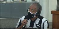 Ex-jogador e &iacute;dolo do Botafogo manda bandeirinha "lavar uma roupa" por n&atilde;o concordar com decis&atilde;o da profissional  Foto: Botafogo TV / Reprodu&ccedil;&atilde;o