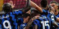 A Inter de Milão tenta manter a invencibilidade no Campeonato Italiano (Foto: Tiziana FABI / AFP)  Foto: Lance!