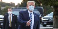 Trump deixa o hospital militar onde passou três dias em tratamento  Foto: DW / Deutsche Welle