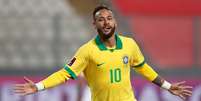 Neymar foi decisivo no último confronto do Brasil com o Peru, em Lima, ano passado: fez 3 gols da vitória por 4 a 2
13/10/2020 Paolo Aguilar/Pool via REUTERS  Foto: Reuters