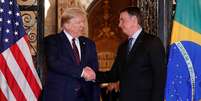 Trump e Bolsonaro se cumprimentam em Mar-a-Lago
07/03/2020
REUTERS/Tom Brenner  Foto: Reuters