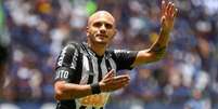 Fábio Santos está perto de acertar seu retorno ao Corinthians nos próximos dias (Foto: Bruno Cantini/Atlético-MG)  Foto: LANCE!