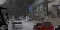 Trânsito na Av Roberto Marinho e Viaduto Luiz Eduardo Magalhães em dia de chuva, em São Paulo  Foto: Renato S. Cerqueira / Futura Press