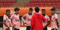 Base do São Paulo está em alta com o técnico Fernando Diniz (Rubens Chiri/saopaulofc.net)  Foto: Lance!