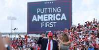 Trump faz comício em estádio em Tampa, Flórida
29/10/2020
REUTERS/Jonathan Ernst  Foto: Reuters