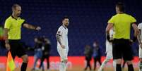 Messi perdeu a paciência com arbitragem após gol anulado no fim  Foto: Juan Ignacio Roncoroni / Reuters