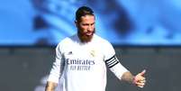 Sergio Ramos pode assinar um pré-contrato com qualquer equipe a partir de janeiro  Foto: Javier Barbancho / Reuters