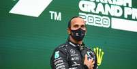 Lewis Hamilton no p&oacute;dio do Grande Pr&ecirc;mio da Turquia
15/11/2020 Pool via REUTERS/Clive Mason  Foto: Reuters