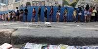 Fila para votação no Complexo do Alemão, no Rio: abstenção recorde  Foto: DW / Deutsche Welle