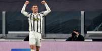 Cristiano Ronaldo foi o herói da vitória da Juventus (Foto: MIGUEL MEDINA / AFP)  Foto: Lance!