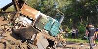 Acidente entre ônibus e caminhão na Rodovia Alfredo de Oliveira Carvalho deixa mortos e feridos  Foto: Corpo de Bombeiros/Reprodução / Estadão Conteúdo