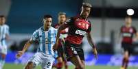 Bruno Henrique valorizou o empate do Flamengo na Argentina  Foto: Marcelo Endelli / Reuters