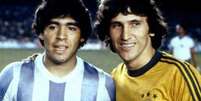Diego Maradona e Zico: rivais, argentino e brasileiro tornaram-se amigos (Foto: Reprodução Instagram)  Foto: Lance!