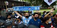 Pessoas se aglomeram para o velóeio de Diego Maradona na Casa Rosada, em Buenos Aires
26/11/2020 REUTERS/Matias Baglietto  Foto: Reuters