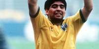 A magia e o carisma de Maradona foi superior às rivalidades entre Brasil e Argentina (Reprodução)  Foto: Lance!