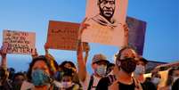 Os protestos contra a morte de Floyd repercutiram muito além dos Estados Unidos  Foto: Reuters / BBC News Brasil