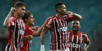 Luciano comemora um dos gols que marcou na vit&oacute;ria do S&atilde;o Paulo sobre o Bahia  Foto: Miguel Schincariol/ Flickr S&atilde;o Paulo / Divulga&ccedil;&atilde;o