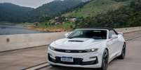 Chevrolet Camaro atual: motor 6.2 V8 de 461 cv de potência e 616 Nm de torque.  Foto: GM / Divulgação