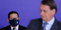 Mourão e Bolsonaro participam de ceriômia no Palácio do Planalto
09/11/2020
REUTERS/Adriano Machado  Foto: Reuters