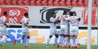 Comemoração do gol de Luciano na vitória sobre o Sport (Foto: RENATO GIZZI/Photo Premium/LANCEPRESS!)  Foto: LANCE!