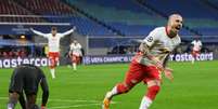 Angeliño foi o destaque do RB Leipzig na partida contra o Manchester United (Foto: ANNEGRET HILSE / POOL / AFP)  Foto: LANCE!