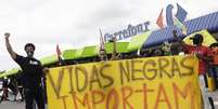Protesto em frente a unidade  do Carrefour em S&atilde;o Gon&ccedil;alo (RJ) 
22/11/2020
REUTERS/Ricardo Moraes  Foto: Reuters