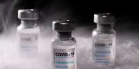 Frascos rotulados como de vacina para Covid-19 em foto de ilustração
04/12/2020 REUTERS/Dado Ruvic  Foto: Reuters