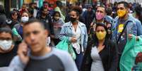 Pessoas caminham em distrito de comércio popular em São Paulo durante pandemia de coronavírus
15/07/2020 REUTERS/Amanda Perobelli  Foto: Reuters