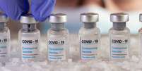 Frascos rotulados como de vacina contra Covid-19 em foto de ilustração
05/12/2020 REUTERS/Dado Ruvic  Foto: Reuters