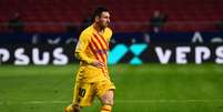 Apesar dos problemas, Messi está com vontade de jogar pelo Barça (Foto: GABRIEL BOUYS / AFP)  Foto: Lance!